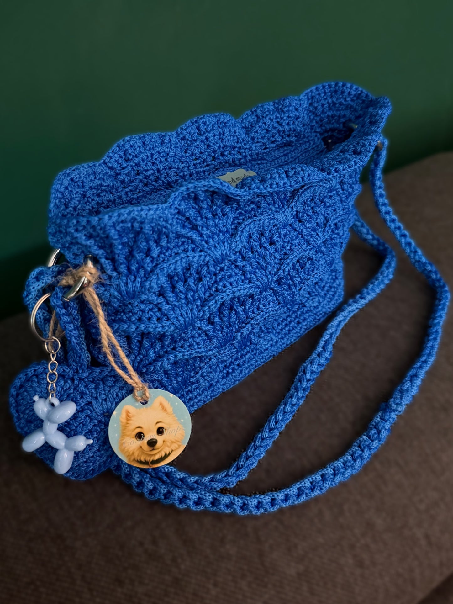 Selbstgehäkelte Tasche